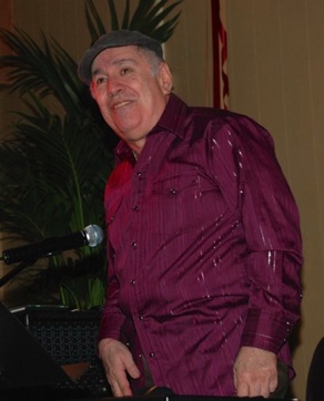 083-Javier.jpg 083-Javier.jpg